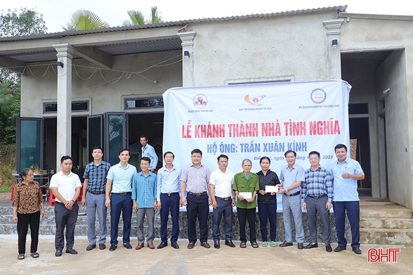 Hiệp hội Doanh nghiệp tỉnh tích cực tham gia công tác an sinh xã hội. Hiệp hội Doanh nghiệp tỉnh tích cực tham gia công tác an sinh xã hội.