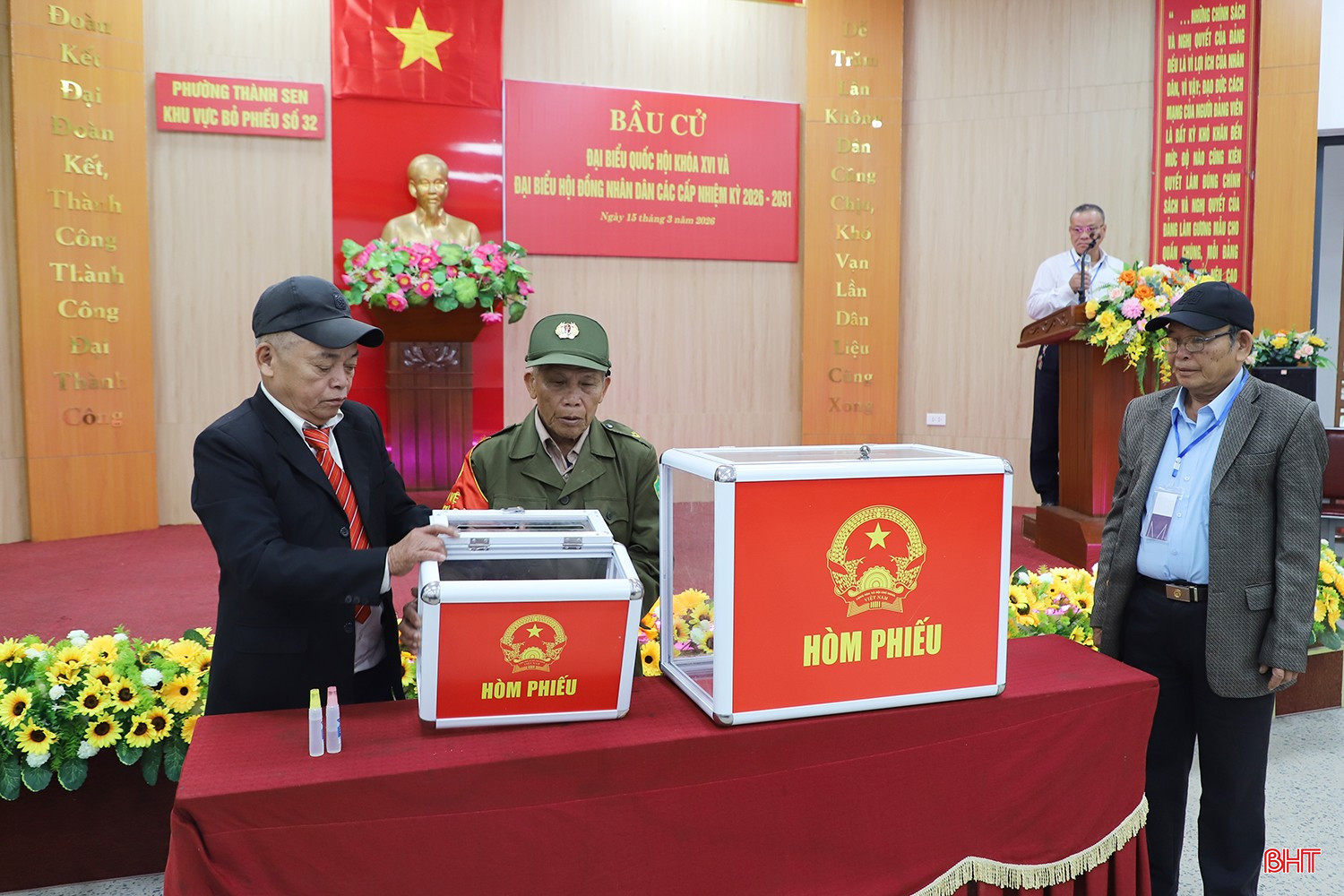 Khu vực bầu cử số 32, phường Thành Sen có 1.847 cử tri tham gia bầu cử. Công tác tổ chức được thực hiện nghiêm túc, đúng quy định, đảm bảo trang trọng và thuận tiện cho cử tri tham gia bỏ phiếu. Sau khi ban tổ chức thông qua nội quy, quy chế bầu cử và tiến hành kiểm tra, niêm phong hòm phiếu, các cử tri bắt đầu tham gia bỏ phiếu.