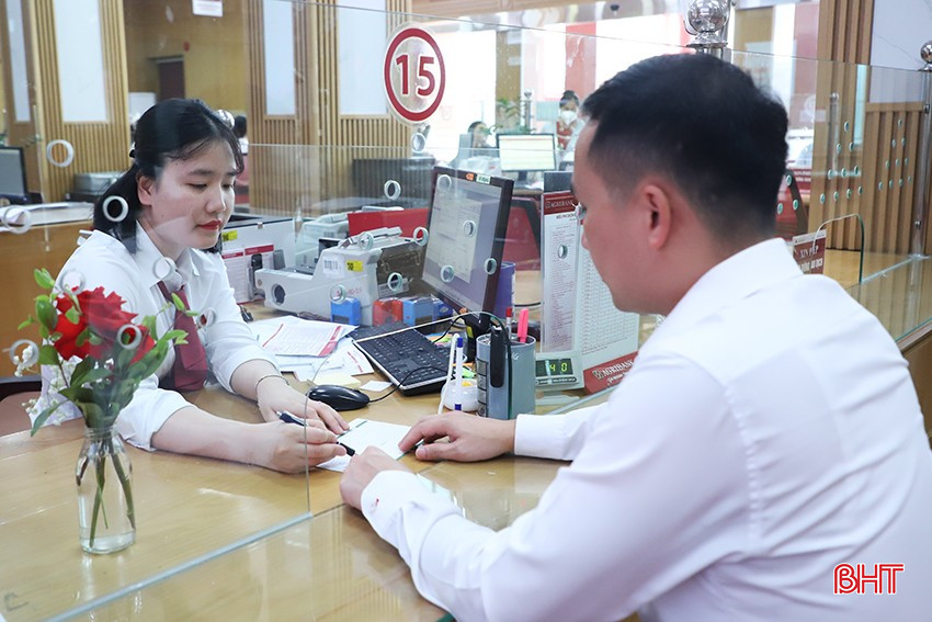 Ha Tinh businessmen expect Resolution 68 to resolve credit bottlenecks for the private economy. bqbht_br_56.jpg