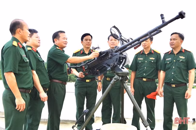 Ðổi mới nội dung, phương pháp, nâng cao chất lượng huấn luyện bộ đội