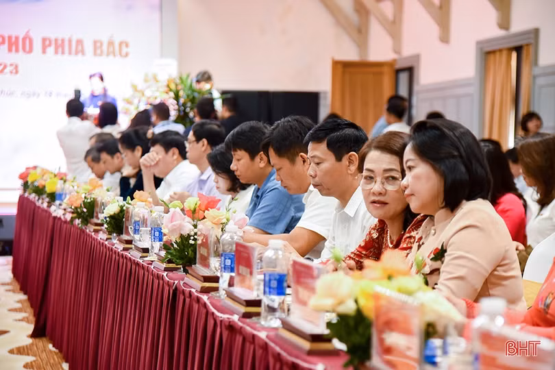 Tuyên truyền xây dựng nông thôn mới là nhiệm vụ chính trị quan trọng, thường xuyên, lâu dài của báo Đảng địa phương