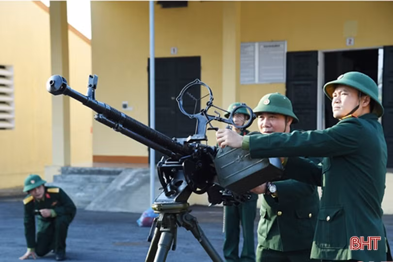 Ðổi mới nội dung, phương pháp, nâng cao chất lượng huấn luyện bộ đội