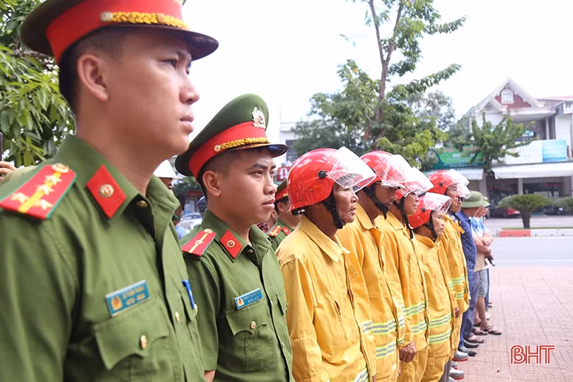 Thực tập phương án chữa cháy và cứu nạn, cứu hộ ở chợ Cày Thạch Hà