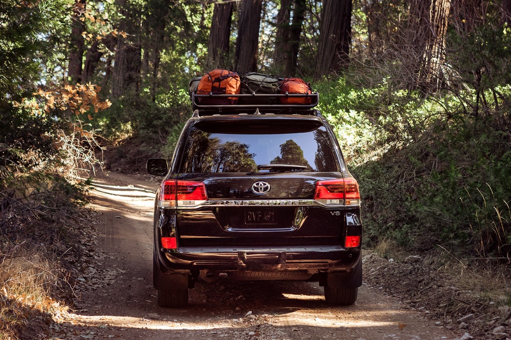 Toyota Land Cruiser Heritage Edition 2021 ra mắt, giá từ 87.900 USD