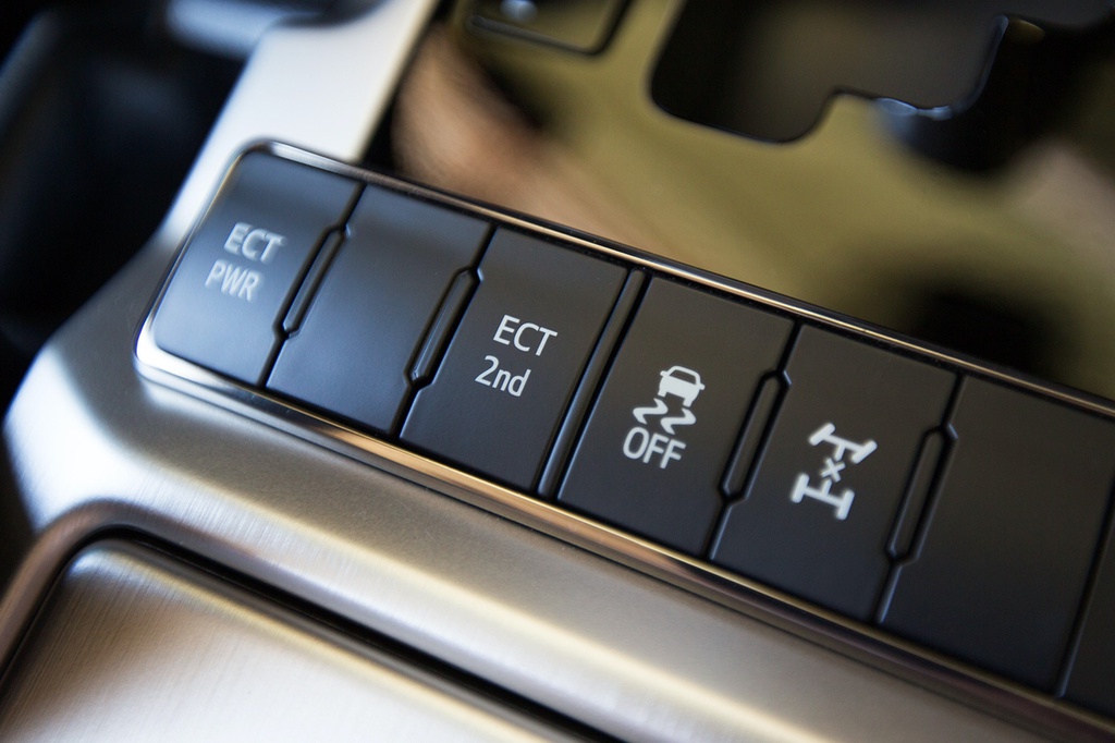 Toyota Land Cruiser Heritage Edition 2021 ra mắt, giá từ 87.900 USD