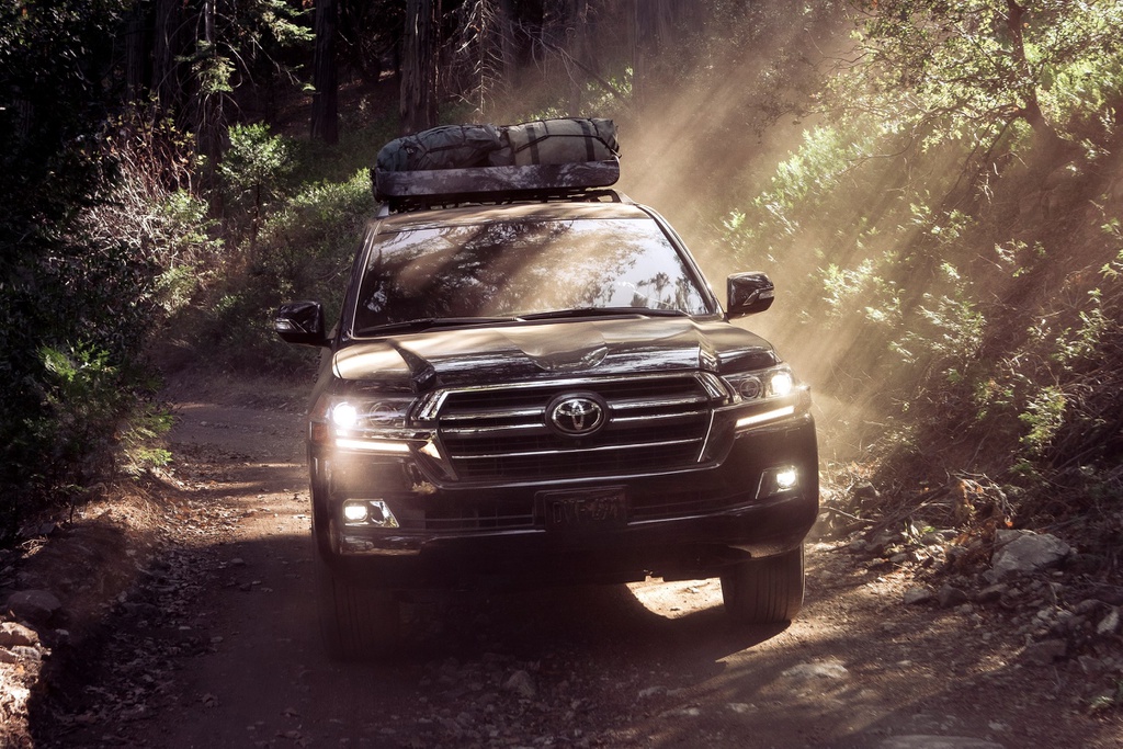 Toyota Land Cruiser Heritage Edition 2021 ra mắt, giá từ 87.900 USD