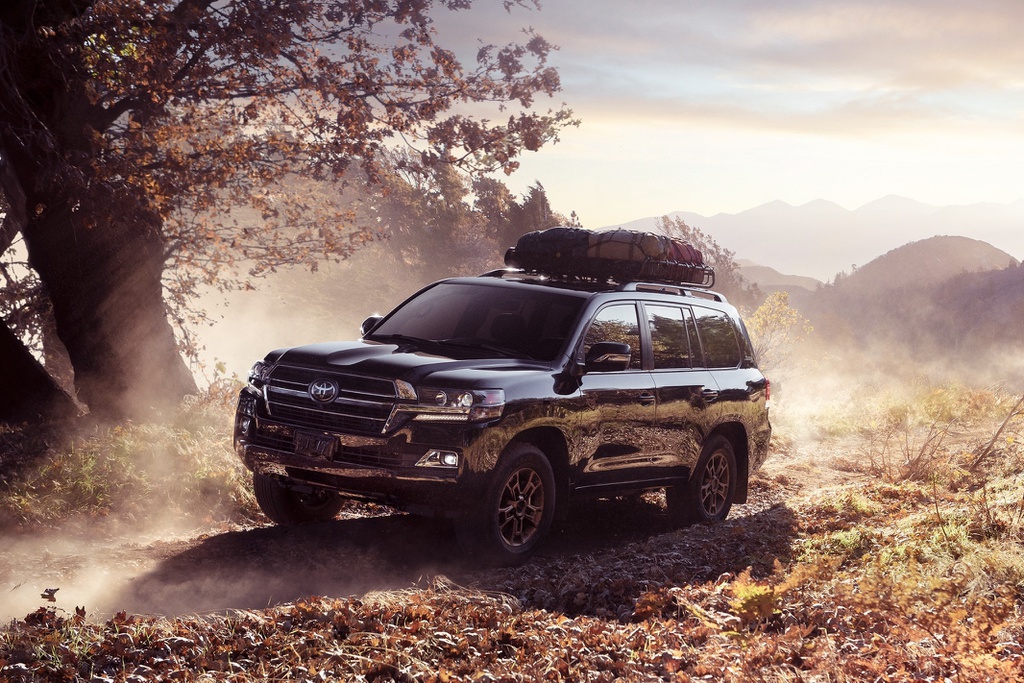 Toyota Land Cruiser Heritage Edition 2021 ra mắt, giá từ 87.900 USD