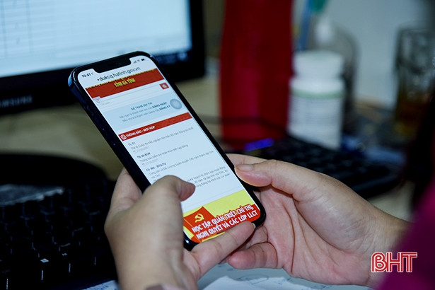 Cán bộ, đảng viên hào hứng thi tìm hiểu 190 năm thành lập, 30 năm tái lập tỉnh, 65 năm ngày truyền thống Đảng bộ Khối CCQ&DN Hà Tĩnh