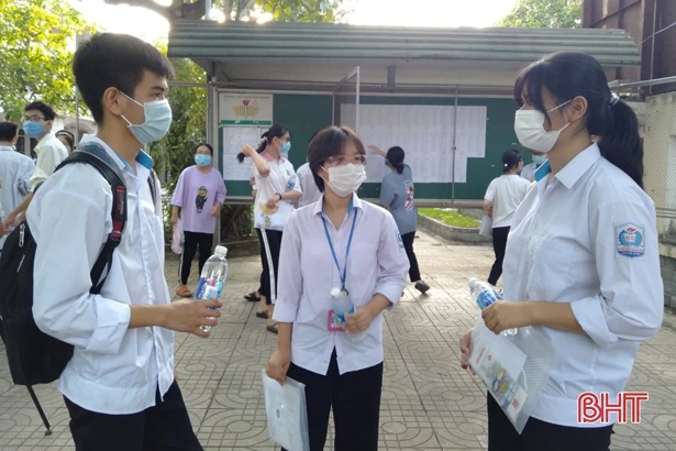 Điểm chuẩn đầu vào THPT ở Hà Tĩnh tăng mạnh, đồng đều ở các vùng miền