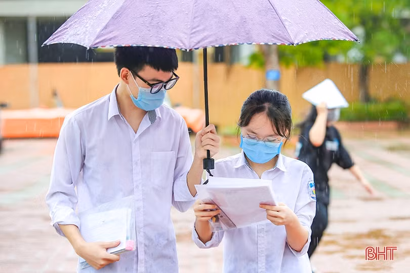 Ngày đầu thi tốt nghiệp THPT ở Hà Tĩnh: Quy chế giữ nghiêm, phòng dịch đảm bảo