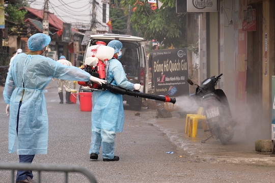 Hà Nội phát sinh thêm 2 ổ dịch mới, 10 người nhiễm Covid-19