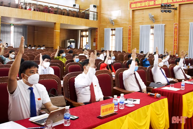 HĐND huyện Đức Thọ họp kỳ thứ nhất, bầu các chức danh chủ chốt