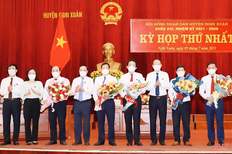 Ông Nguyễn Văn Hiếu tái đắc cử Chủ tịch HĐND huyện Nghi Xuân