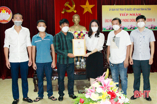 Các tổ chức, doanh nghiệp ở Hà Tĩnh tiếp tục ủng hộ hơn 330 triệu đồng chống dịch