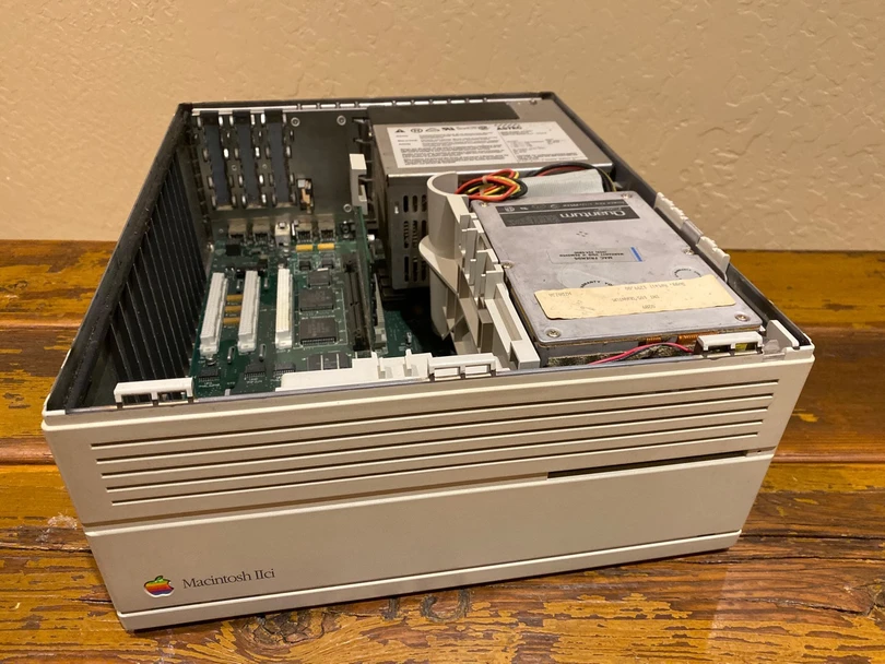 Loạt sản phẩm đắt đỏ của Apple