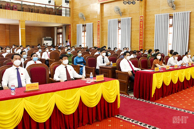 HĐND huyện Đức Thọ họp kỳ thứ nhất, bầu các chức danh chủ chốt