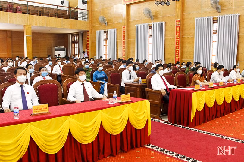 HĐND huyện Đức Thọ họp kỳ thứ nhất, bầu các chức danh chủ chốt