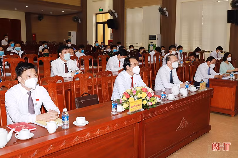 Ông Nguyễn Văn Hiếu tái đắc cử Chủ tịch HĐND huyện Nghi Xuân