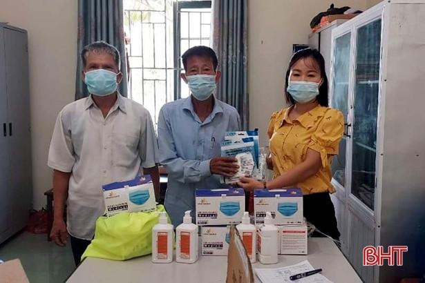 Hỗ trợ vật tư, y tế cho các tổ Covid cộng đồng ở Hương Sơn