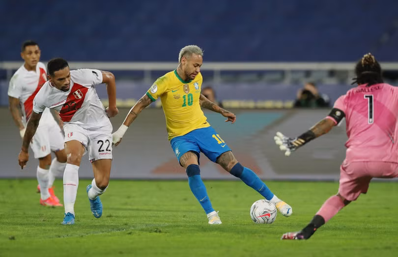 Neymar giúp Brazil vào chung kết Copa America