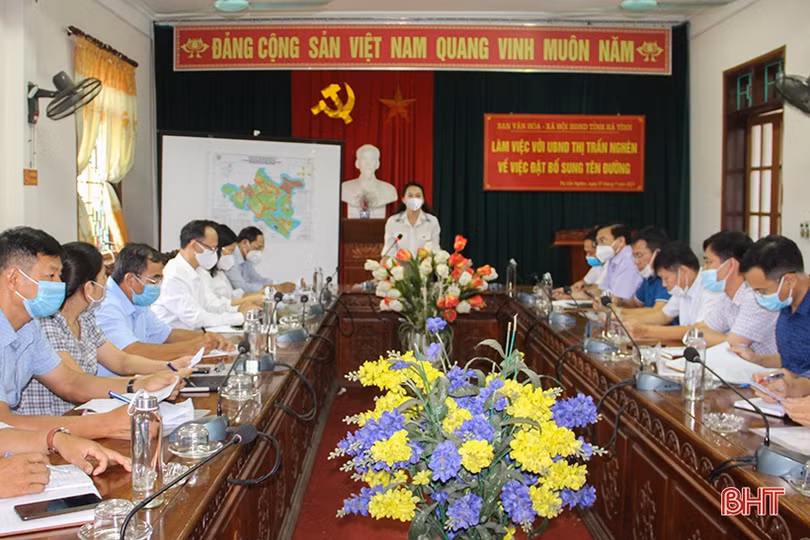 Soát xét việc đặt tên cho 25 tuyến đường tại huyện Can Lộc và Đức Thọ