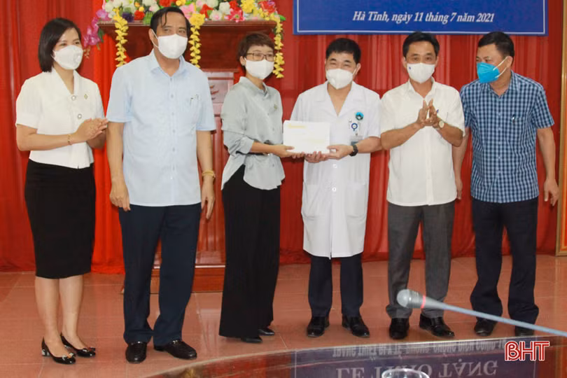 Sun Group trao tặng thiết bị y tế trị giá hơn 31 tỷ đồng cho Bệnh viện Đa khoa tỉnh Hà Tĩnh