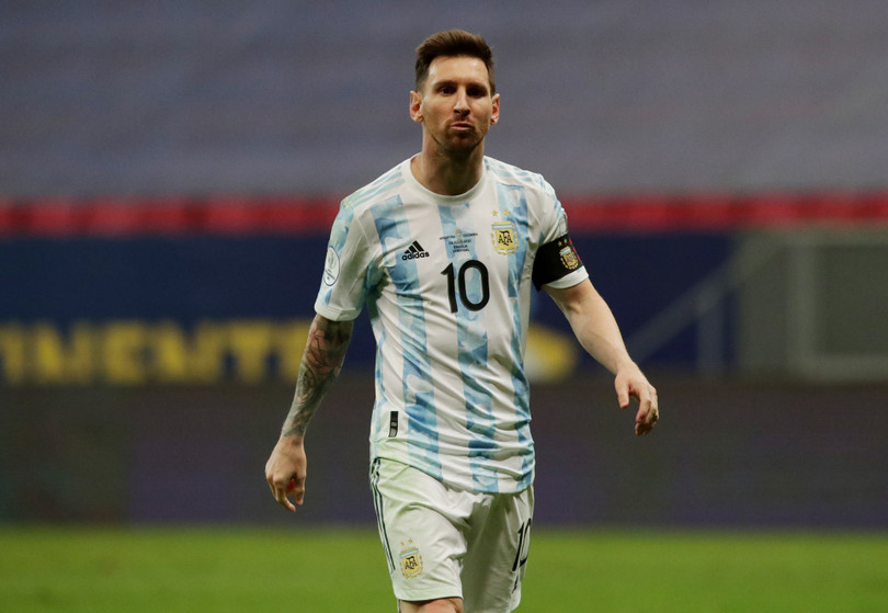 Messi còn chờ gì nữa?