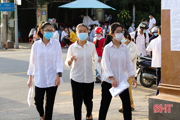 Điểm chuẩn đầu vào THPT ở Hà Tĩnh tăng mạnh, đồng đều ở các vùng miền