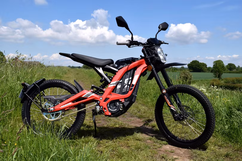 Sur-Ron Light Bee - xe địa hình điện giá 5.600 USD