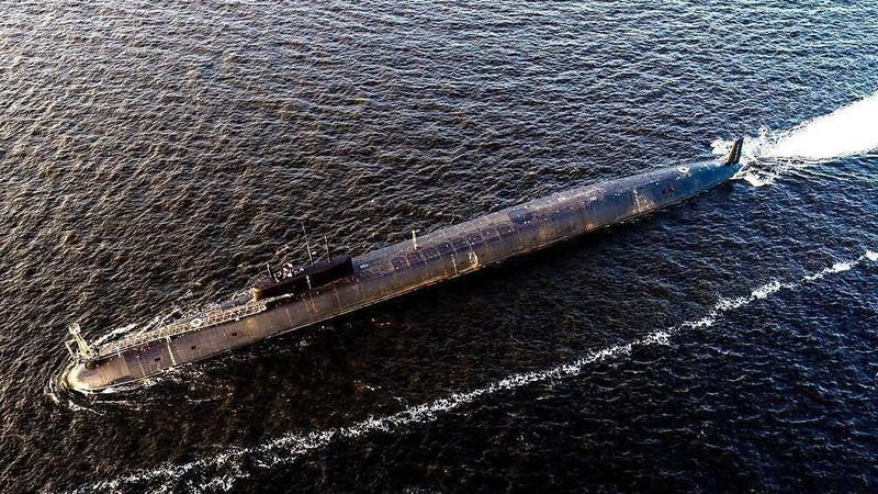 Nga lần đầu huy động 3 tàu ngầm duyệt binh cùng lúc