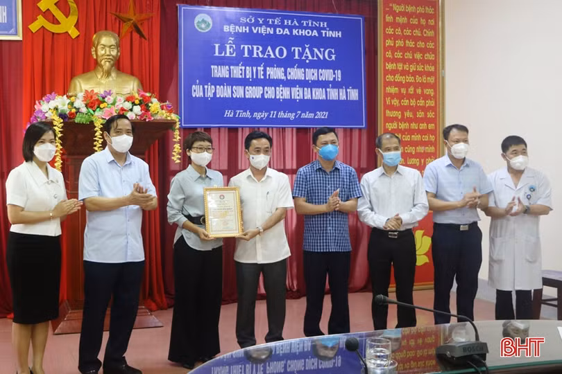 Sun Group trao tặng thiết bị y tế trị giá hơn 31 tỷ đồng cho Bệnh viện Đa khoa tỉnh Hà Tĩnh