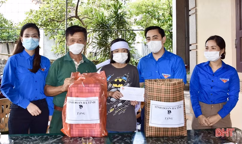 20 năm tiếp sức mùa thi - Lan tỏa giá trị nhân văn của tuổi trẻ Hà Tĩnh