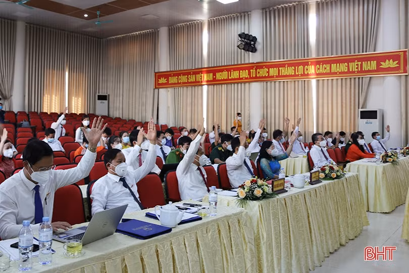 Ông Nguyễn Văn Thắng tái cử chức vụ Chủ tịch HĐND huyện Thạch Hà