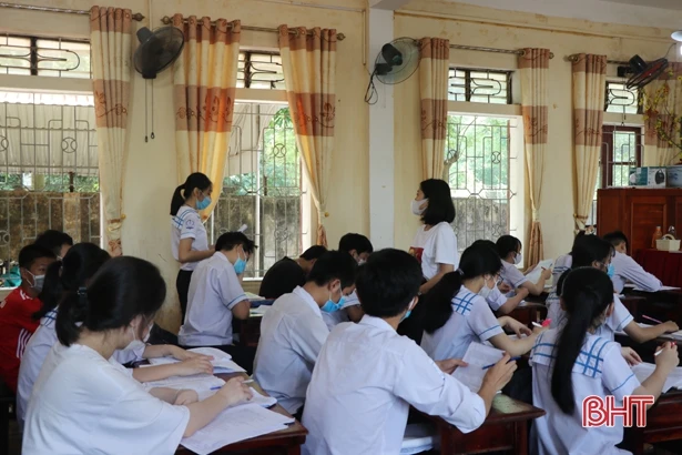 Điểm chuẩn đầu vào THPT ở Hà Tĩnh tăng mạnh, đồng đều ở các vùng miền