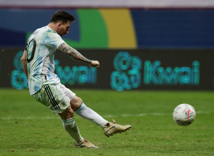 Messi còn chờ gì nữa?