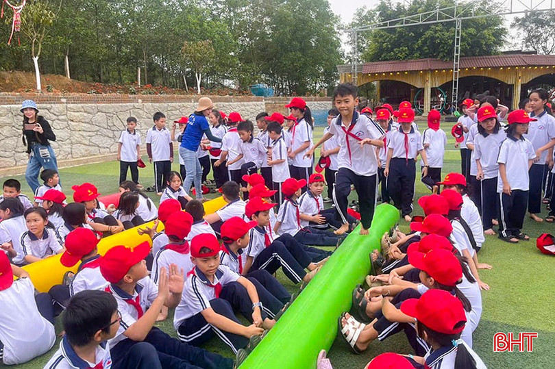 Học sinh Trường Tiểu học Trung Lễ (Đức Thọ) tham gia team building tại KDL sinh thái Đá Bạc Eco. bqbht_br_a1.jpg