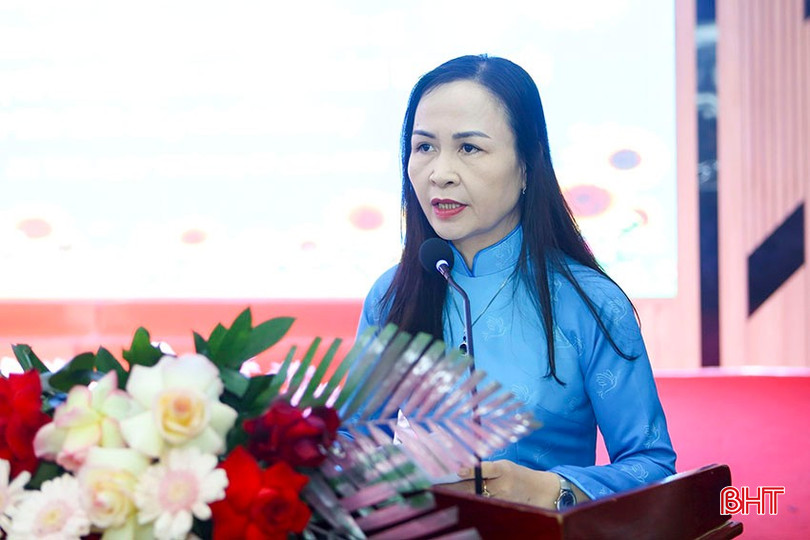 Chủ tịch Hội LHPN tỉnh Nguyễn Thị Lệ Hà phát biểu khai mạc và đề dẫn hội thảo. bqbht_br_a5.jpg