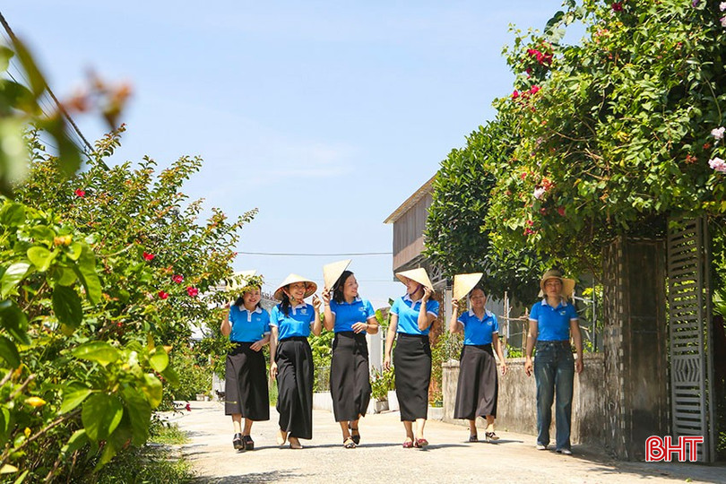 Phong trào thi đua yêu nước sôi nổi rộng khắp của các cấp hội phụ nữ đã góp phần xây dựng quê hương ngày càng tươi đẹp. bqbht_br_a1.jpg