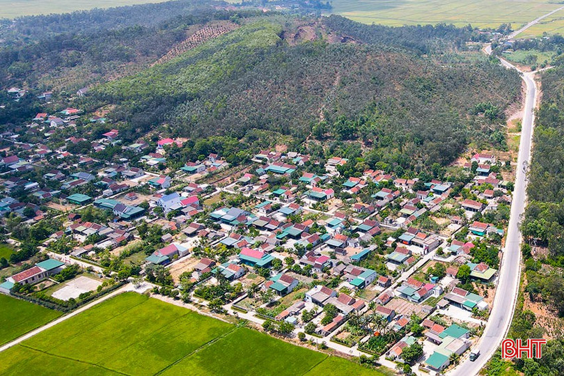 Khu dân cư NTM kiểu mẫu thôn Trường An (xã Hồng Lộc, Thạch Hà) nhìn từ trên cao. bqbht_br_truong-gio-hong-loc.jpg