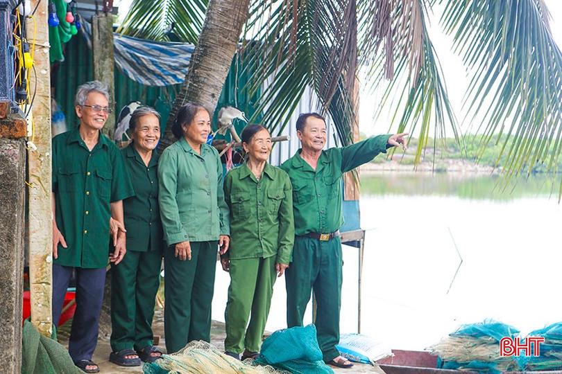 Không chỉ làm kinh tế giỏi, ông Hoàng Văn Bé còn là thủ lĩnh của công tác hội cựu TNXP địa phương suốt nhiều năm qua. bqbht_br_a6.jpg