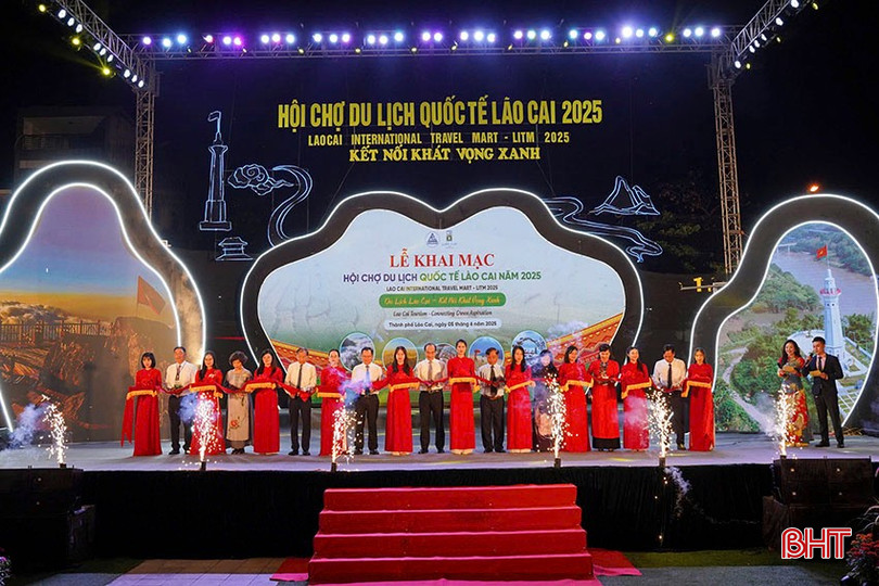 Lễ khai mạc Hội chợ Du lịch quốc tế Lào Cai năm 2025 vào tối 5/6. bqbht_br_a1.jpg