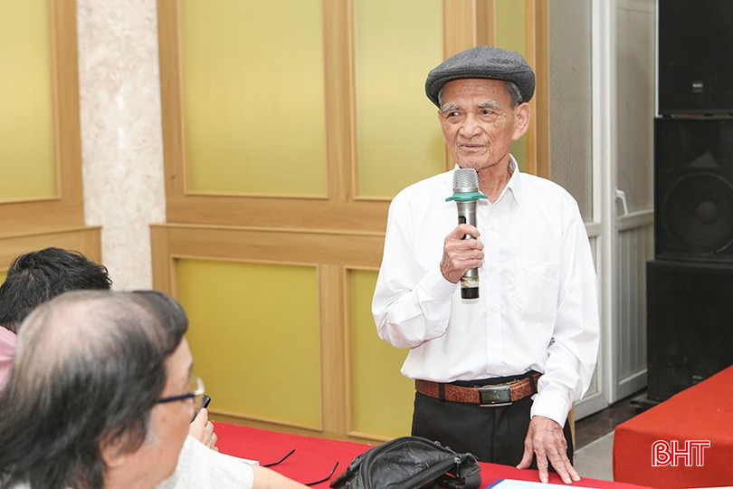 Nghệ nhân Nhân dân Nguyễn Ban (Nghi Xuân): "Cần làm rõ những giá trị nổi bật của làng văn hóa Tiên Điền trong dòng chảy lịch sử dân tộc; tìm giải pháp để phát triển du lịch từ những giá trị di sản vật thể, phi vật thể của làng Tiên Điền và các danh nhân sinh ra ở đây". bqbht_br_a4-1209.jpg