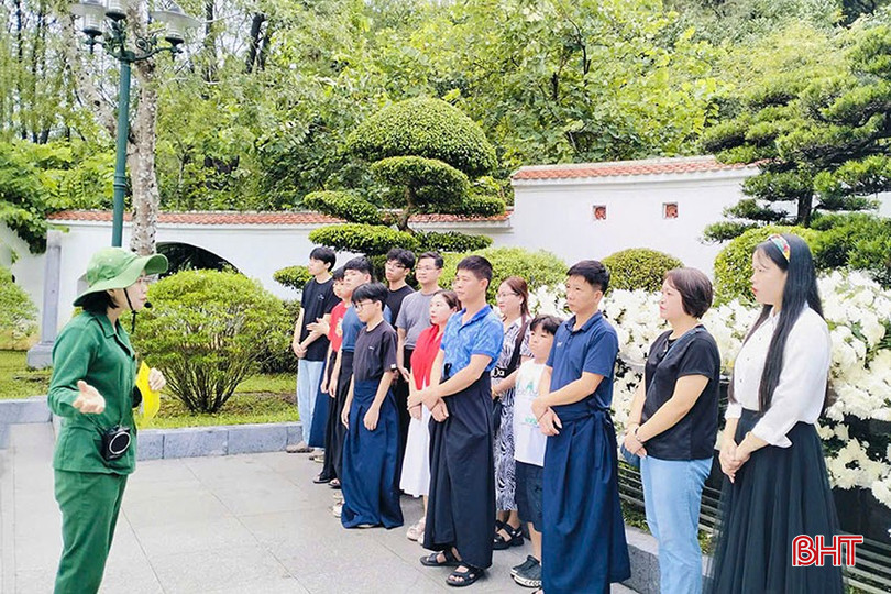 Ngã ba Đồng Lộc là một trong số ít điểm du lịch khá đông khách trong kỳ nghỉ Quốc khánh vừa qua. bqbht_br_c5.jpg