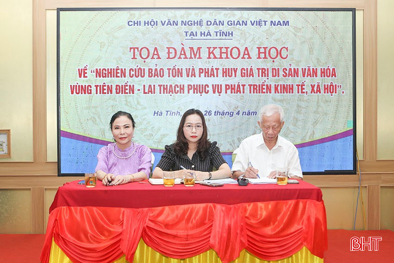 Ban chủ trì tọa đàm. bqbht_br_a1-6409.jpg