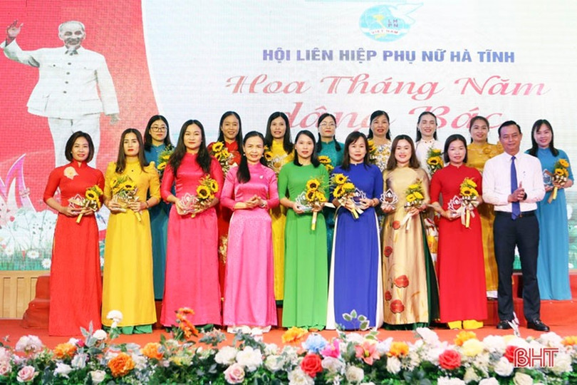 Hội LHPN Hà Tĩnh biểu dương 58 cán bộ hội cơ sở tiêu biểu trong phong trào Học tập và làm theo tư tưởng, đạo đức, phong cách Hồ Chí Minh (tháng 5/2023). 106d3130220t11453l0.jpg