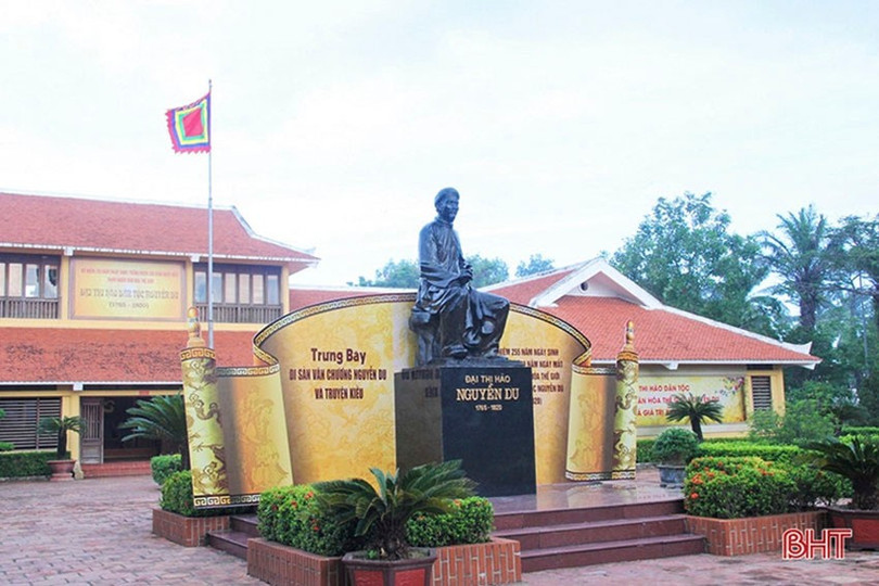 Khu di tích Nguyễn Du (thị trấn Tiên Điền, Nghi Xuân). 154d0232601t55294l0.jpg
