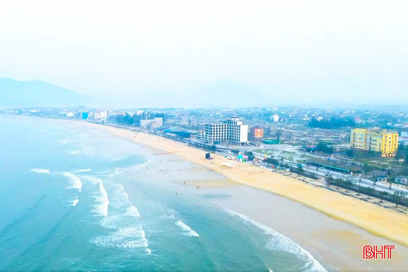 Một góc Khu du lịch biển Thiên Cầm nhìn từ trên cao. bqbht_br_a5.jpg