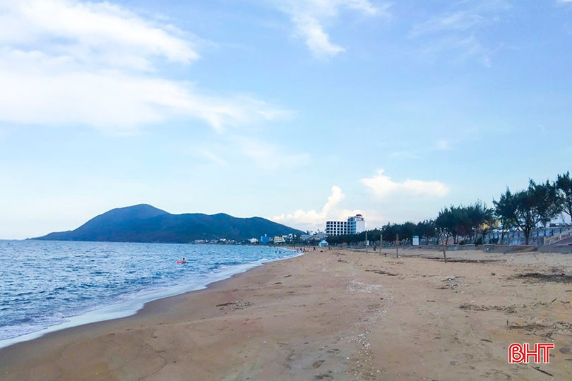 ចូលដល់ខែកញ្ញា តំបន់ទេសចរណ៍ឆ្នេរ និងកន្លែងកម្សាន្តនានាដូចជា Thien Cam បានក្លាយទៅជាស្ងាត់បណ្តើរៗ។ bqbht_br_a1-5488.jpg