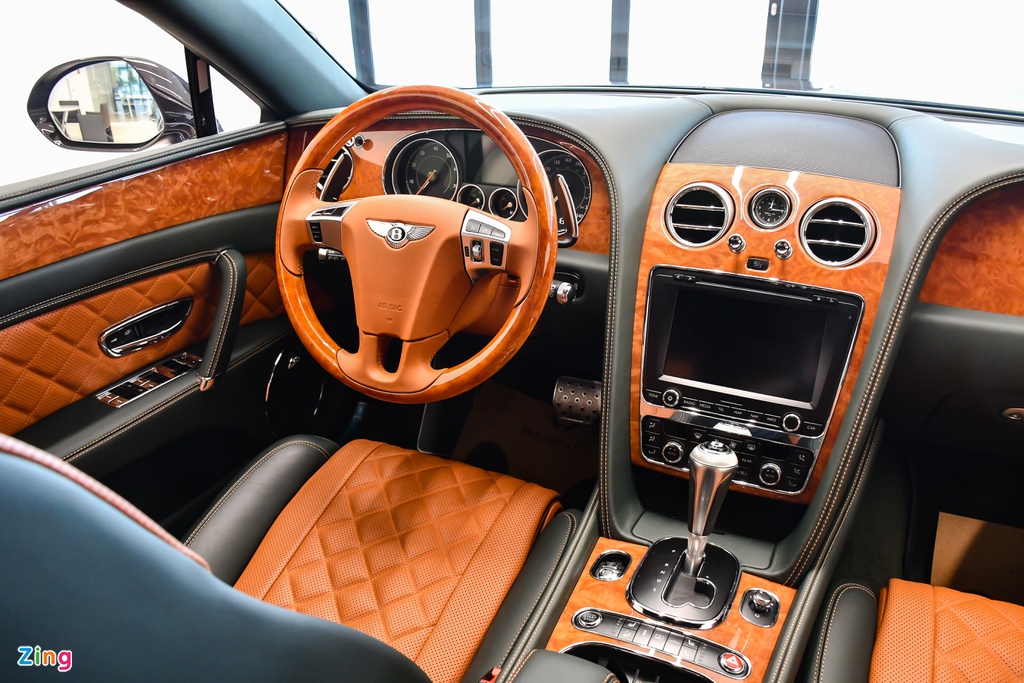 Bentley Flying Spur V8 S ảnh 15 Chi tiết Bentley Flying Spur V8 S giá hơn 17,6 tỷ với màu sơn hiếm