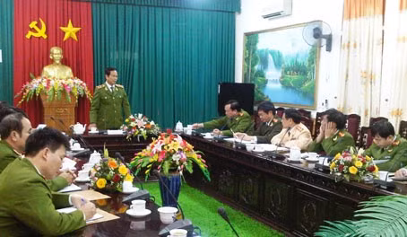 Trung tướng Cao Xuân Hồng đánh giá cao những kết quả mà Công an Hà Tĩnh đạt được trên lĩnh vực QLHC về TTXH trong năm 2010